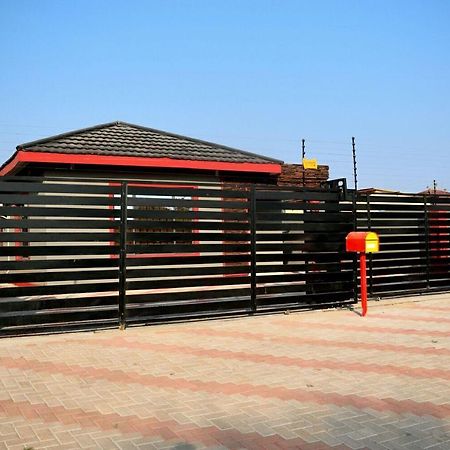 Mathlyn Guesthouse Gaborone Kültér fotó