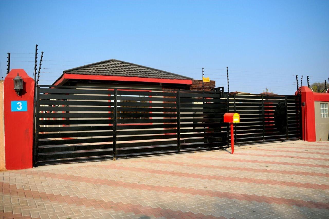 Mathlyn Guesthouse Gaborone Kültér fotó